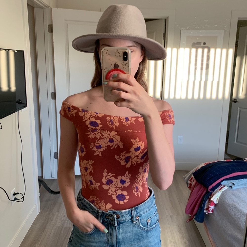 Free people off the shoulder bodysuit - Picture 1 of 5